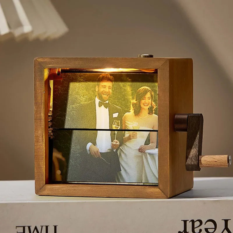 Boîte à Flipbook à Manivelle pour les Amoureux – Souvenir Romantique et Personnalisé