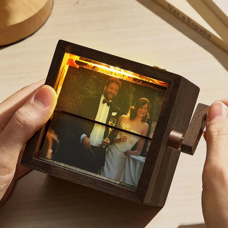 Boîte à Flipbook à Manivelle pour les Amoureux – Souvenir Romantique et Personnalisé